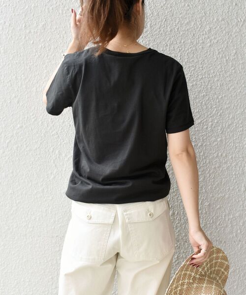 SHIPS(シップス)の「slic slic:VネックTEE◇(Tシャツ/カットソー・レディース・ホワイト/ブラック/イエロー/ライトグリーン・ONE SIZE)」の16枚目の写真
