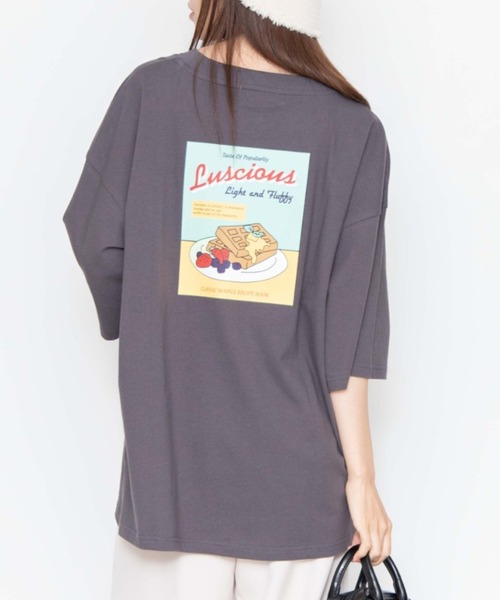 WEGO(ウィゴー)の「WEGO/CLASSICWAFFLE バックプリントTシャツ(Tシャツ/カットソー・レディース・ダークグリーン/ベージュ/パープル/スミクロ・FREE)」の2枚目の写真