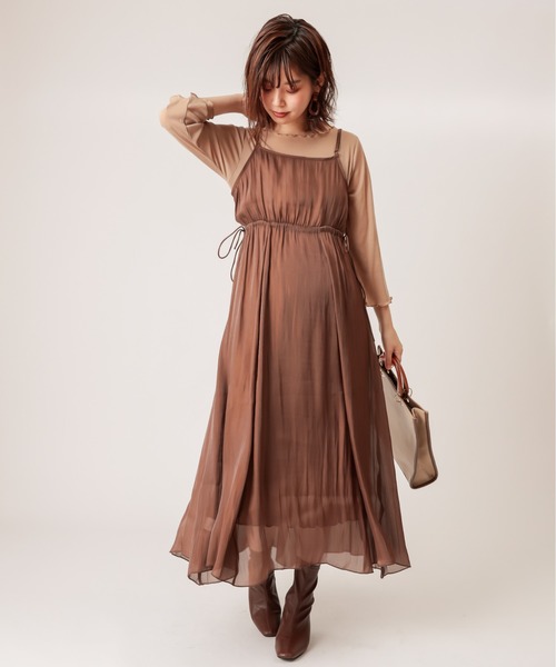 natural couture（ナチュラルクチュール）の「【WEB限定】着回しできるメロートップスとキャミワンピセット（ワンピース・レディース・ブラック/ダークブラウン/グレー/サックスブルー・FREE）」の4枚目の写真