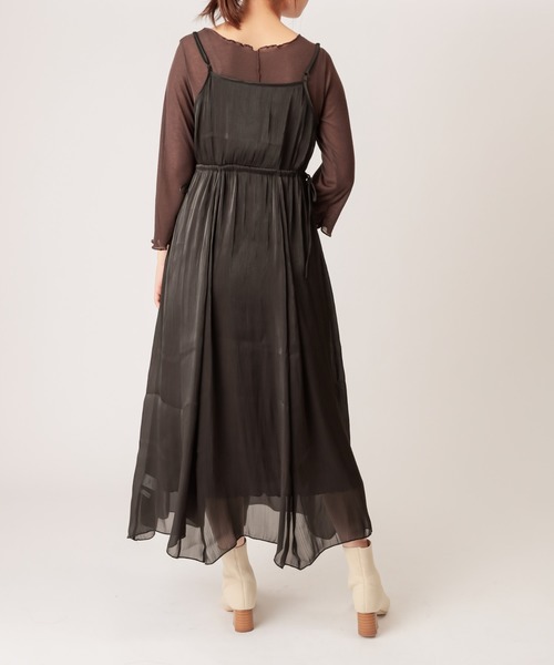 natural couture（ナチュラルクチュール）の「【WEB限定】着回しできるメロートップスとキャミワンピセット（ワンピース・レディース・ブラック/ダークブラウン/グレー/サックスブルー・FREE）」の7枚目の写真