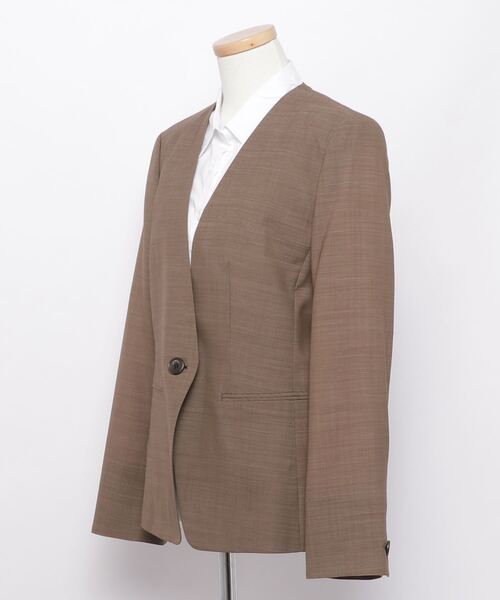 Perfect Suit FActory（パーフェクトスーツファクトリー）の「超軽量　ウォッシャブル　ブラウン無地　ノーカラーJK（ノーカラージャケット・レディース・ブラウン・S/SS/L/M）」の13枚目の写真