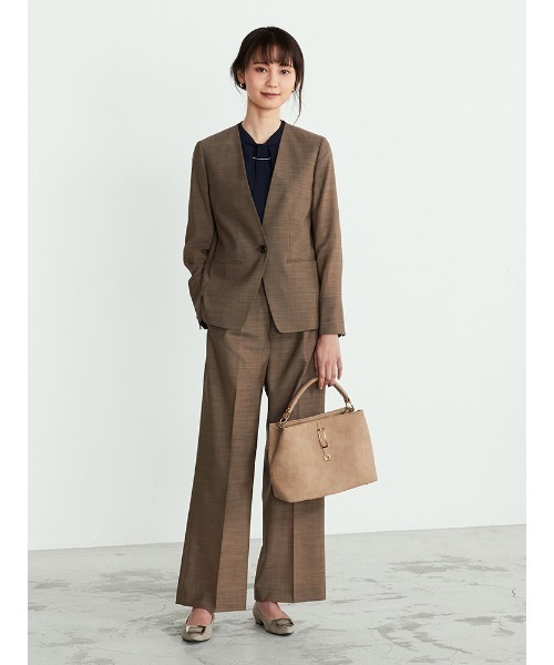 Perfect Suit FActory（パーフェクトスーツファクトリー）の「超軽量　ウォッシャブル　ブラウン無地　ノーカラーJK（ノーカラージャケット・レディース・ブラウン・S/SS/L/M）」の2枚目の写真