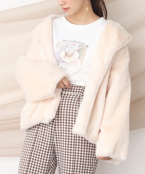 one after another NICE CLAUP(ワンアフターアナザーナイスクラップ)の「フェイクファーコート(その他アウター・レディース・アイボリー/ブラウン/ベージュ/ブルーグレー・FREE)」の2枚目の写真