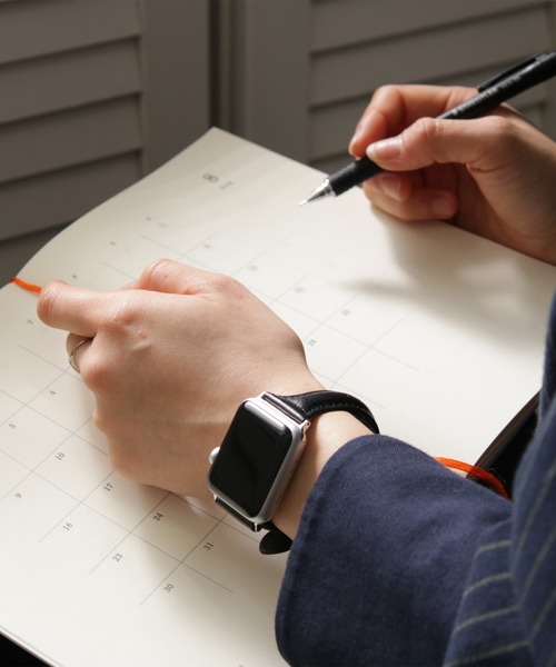 SiNCERE（シンシア）の「Apple Watch Band/アップルウォッチ バンド テーパーレザータイプ 〈38-40mm/42-44ｍｍ用〉（デジタル腕時計・レディース・ホワイト/グレー/ベージュ/バーガンディー/ブラック/ラベンダー/ブラウン/グレイッシュベージュ/ブルー/ライトピンク/ライトブルー・38/42）」の3枚目の写真