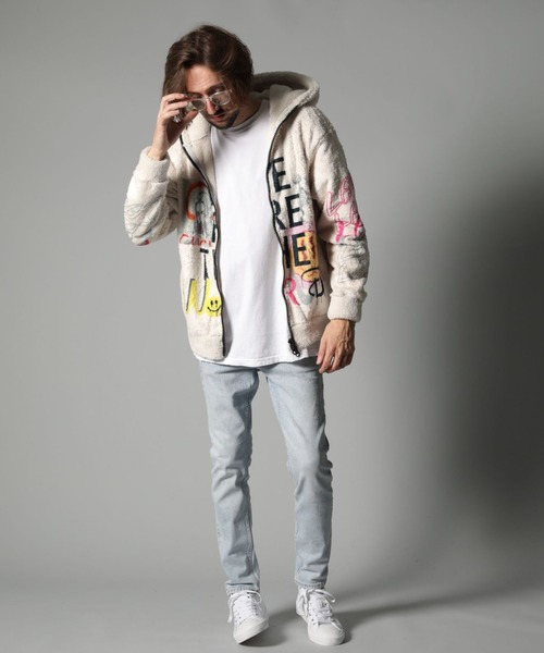 STUD MUFFIN（スタッドマフィン）の「STUD MUFFIN/スタッドマフィン/フリース WEARETHEWORLDコラージュプリント ビックジップパーカー（パーカー・メンズ・オフホワイト・2/3/4）」の4枚目の写真