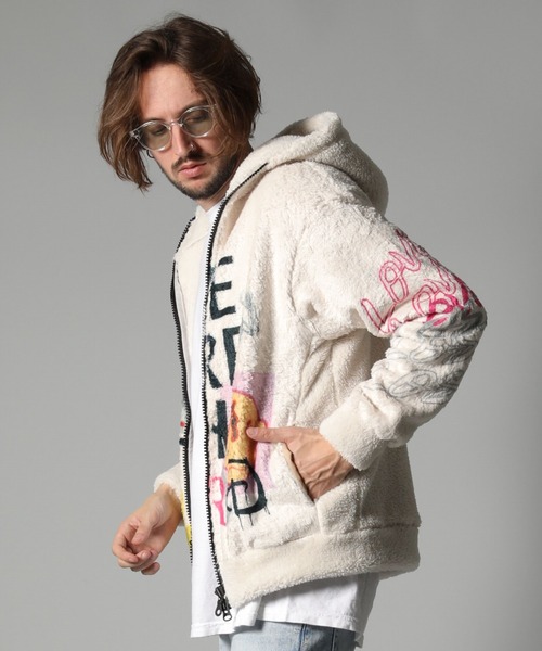 STUD MUFFIN（スタッドマフィン）の「STUD MUFFIN/スタッドマフィン/フリース WEARETHEWORLDコラージュプリント ビックジップパーカー（パーカー・メンズ・オフホワイト・2/3/4）」の7枚目の写真