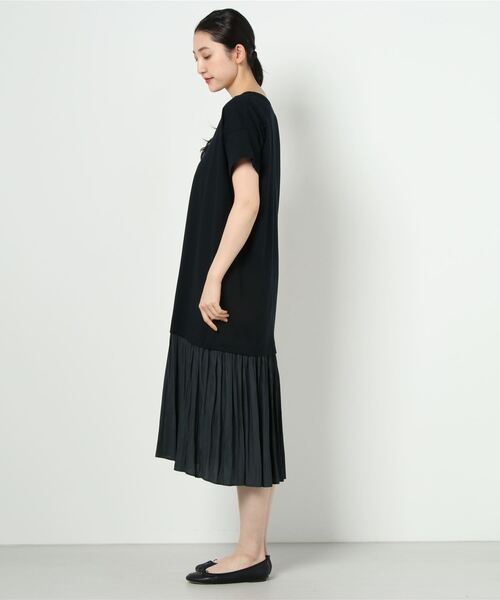 Boutique Ordinary（ブティークオーディナリー）の「Boutique Ordinary（ブティークオーディナリー）サテンコンビワンピース（ワンピース・レディース・ブラック・FREE）」の2枚目の写真