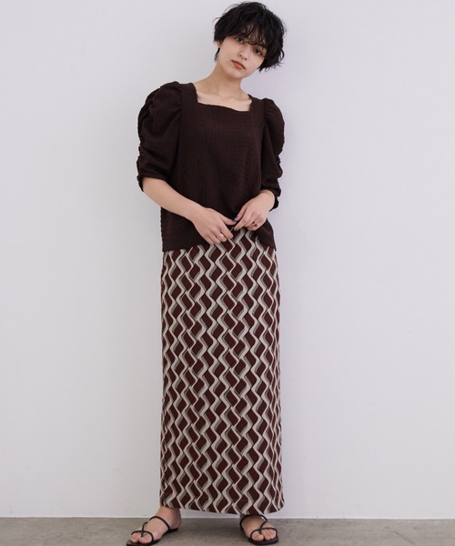 MADEMOISELLE ROPE'(マドモアゼル ロペ)の「バックオープンバティックスカート(スカート・レディース・ダークブラウン/ベージュ・38)」の12枚目の写真