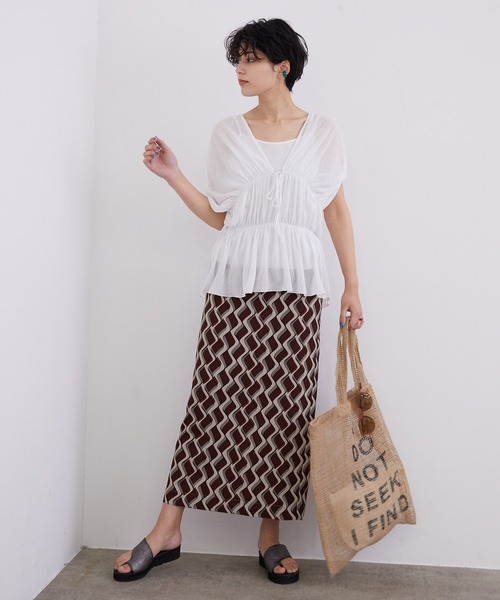 MADEMOISELLE ROPE'(マドモアゼル ロペ)の「バックオープンバティックスカート(スカート・レディース・ダークブラウン/ベージュ・38)」の15枚目の写真