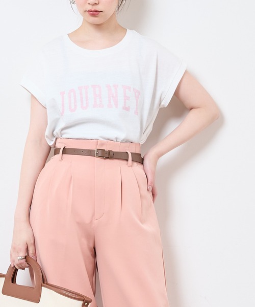 natural couture(ナチュラルクチュール)の「【サスティナブル素材】カレッジエコノースリーブ(Tシャツ/カットソー・レディース・オフホワイト/アイボリー/ラベンダー/スミクロ・FREE)」の2枚目の写真