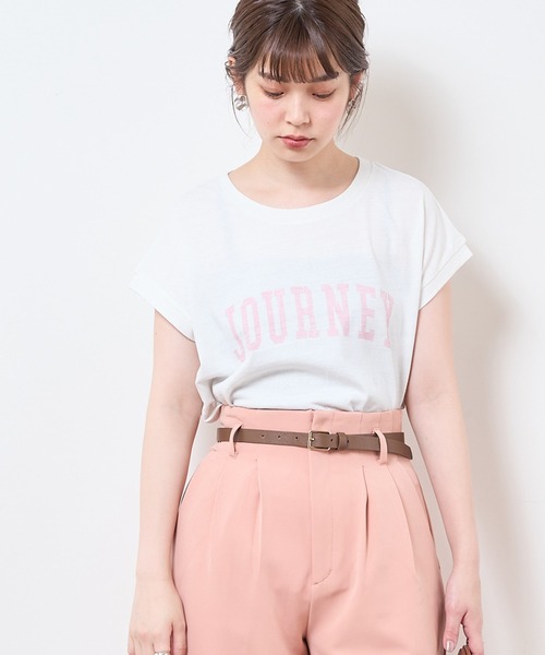 natural couture(ナチュラルクチュール)の「【サスティナブル素材】カレッジエコノースリーブ(Tシャツ/カットソー・レディース・オフホワイト/アイボリー/ラベンダー/スミクロ・FREE)」の5枚目の写真