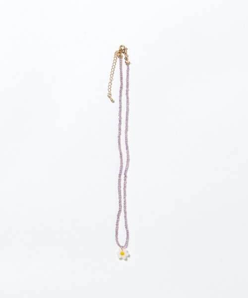 WHO'S WHO gallery（フーズフーギャラリー）の「フラワービーズネックレス（ネックレス・レディース・パープル・FREE）」の3枚目の写真