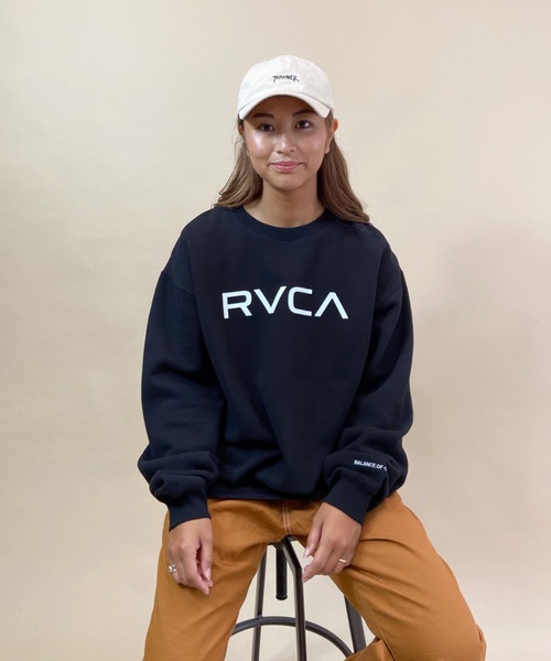 RVCA(ルーカ)の「RVCA/ルーカ ビッグシルエット フロントロゴトレーナー BB044-009(スウェット・レディース・ブラック/ブラウン/ピンク・S/XS)」の2枚目の写真