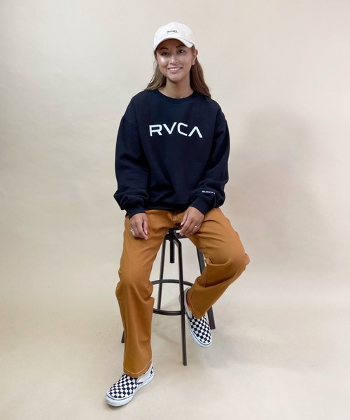 RVCA(ルーカ)の「RVCA/ルーカ ビッグシルエット フロントロゴトレーナー BB044-009(スウェット・レディース・ブラック/ブラウン/ピンク・S/XS)」の4枚目の写真