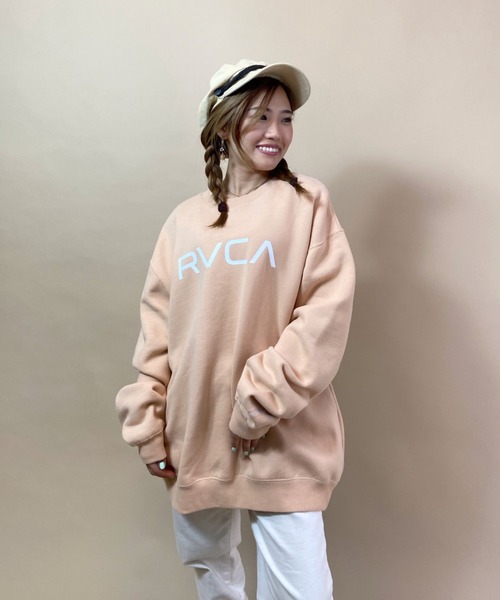 RVCA(ルーカ)の「RVCA/ルーカ ビッグシルエット フロントロゴトレーナー BB044-009(スウェット・レディース・ブラック/ブラウン/ピンク・S/XS)」の7枚目の写真