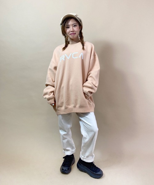 RVCA(ルーカ)の「RVCA/ルーカ ビッグシルエット フロントロゴトレーナー BB044-009(スウェット・レディース・ブラック/ブラウン/ピンク・S/XS)」の13枚目の写真