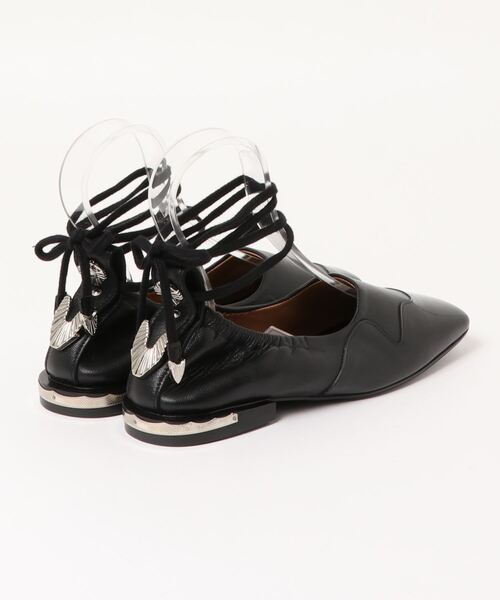 TOGA PULLA（トーガ　プルラ）の「【TOGA PULLA(トーガプルラ)】Lace up pumps（パンプス・レディース・ブラック・X-LARGE/LARGE/MEDIUM）」の3枚目の写真