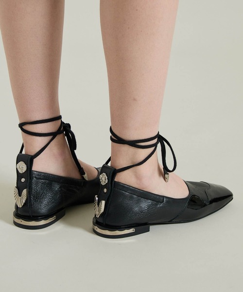 TOGA PULLA（トーガ　プルラ）の「【TOGA PULLA(トーガプルラ)】Lace up pumps（パンプス・レディース・ブラック・X-LARGE/LARGE/MEDIUM）」の17枚目の写真
