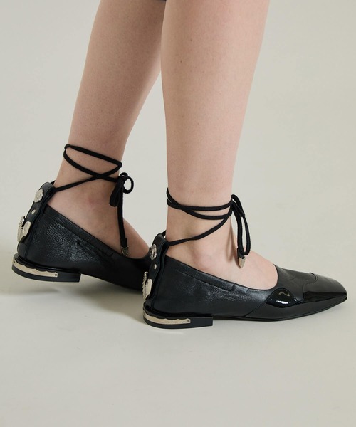 TOGA PULLA（トーガ　プルラ）の「【TOGA PULLA(トーガプルラ)】Lace up pumps（パンプス・レディース・ブラック・X-LARGE/LARGE/MEDIUM）」の16枚目の写真