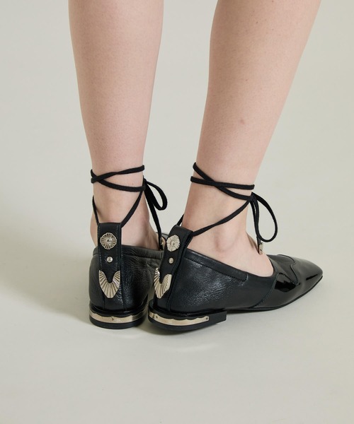 TOGA PULLA（トーガ　プルラ）の「【TOGA PULLA(トーガプルラ)】Lace up pumps（パンプス・レディース・ブラック・X-LARGE/LARGE/MEDIUM）」の18枚目の写真