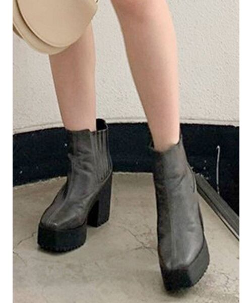 dazzlin（ダズリン）の「サイドゴアショートブーツ（ブーツ・レディース・グレー/ブラック/ブラウン・SMALL/MEDIUM/LARGE）」の7枚目の写真