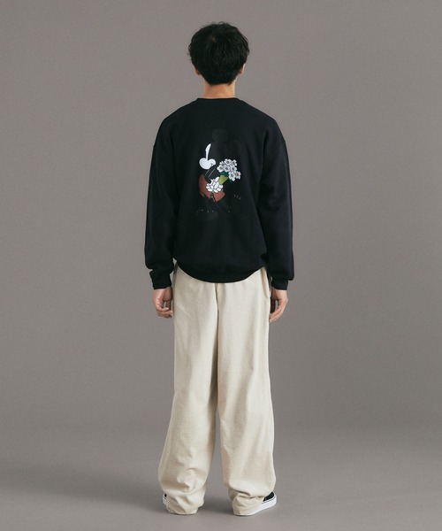 DELUXE（デラックス）の「DELUXE x Disney Crew neck sweat