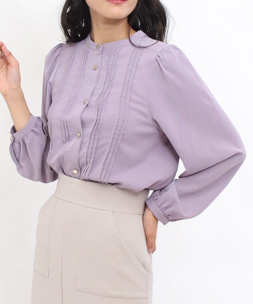 TRUDEA(トルディア)の「ピンタックノーカラーブラウス(シャツ/ブラウス・レディース・ホワイト/ベージュ/ブラック/ラベンダー・MEDIUM/LARGE)」の4枚目の写真