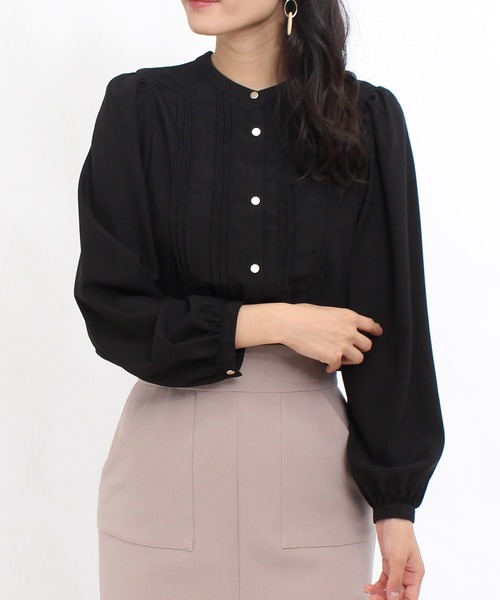 TRUDEA(トルディア)の「ピンタックノーカラーブラウス(シャツ/ブラウス・レディース・ホワイト/ベージュ/ブラック/ラベンダー・MEDIUM/LARGE)」の16枚目の写真