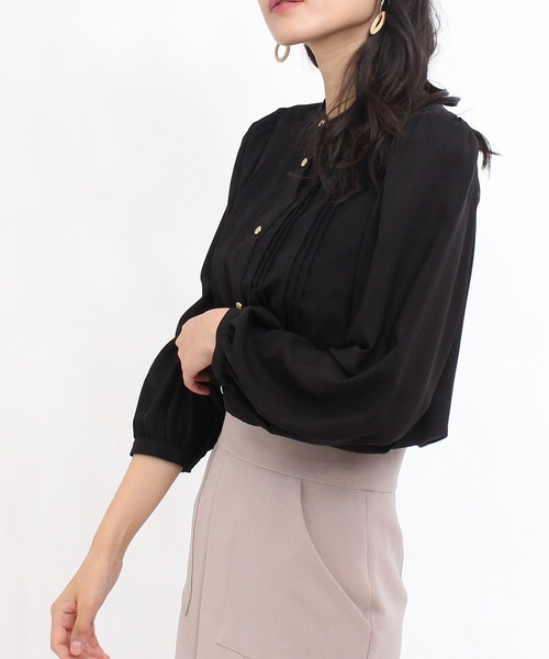 TRUDEA(トルディア)の「ピンタックノーカラーブラウス(シャツ/ブラウス・レディース・ホワイト/ベージュ/ブラック/ラベンダー・MEDIUM/LARGE)」の18枚目の写真