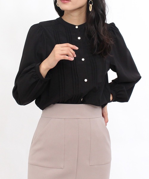 TRUDEA(トルディア)の「ピンタックノーカラーブラウス(シャツ/ブラウス・レディース・ホワイト/ベージュ/ブラック/ラベンダー・MEDIUM/LARGE)」の17枚目の写真