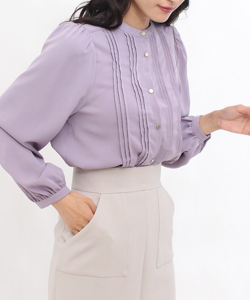 TRUDEA(トルディア)の「ピンタックノーカラーブラウス(シャツ/ブラウス・レディース・ホワイト/ベージュ/ブラック/ラベンダー・MEDIUM/LARGE)」の12枚目の写真