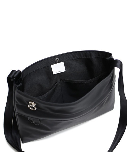 JAM HOME MADE(ジャムホームメイド)の「日本製 エシカル レザー サコッシュ ショルダーバッグ ブランド オリジナル メンズ(ショルダーバッグ・メンズ・ブラック・ONE SIZE)」の9枚目の写真