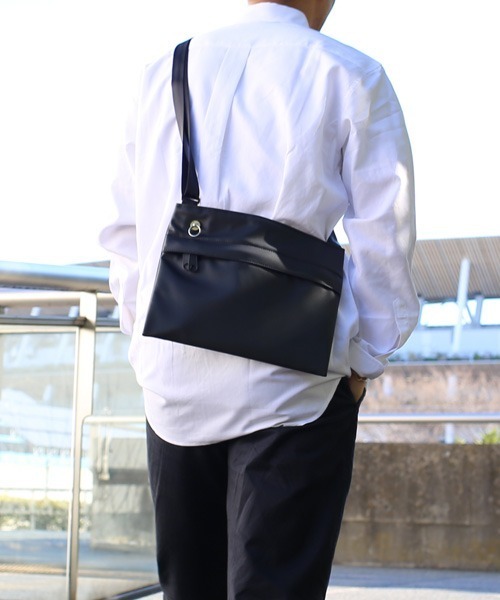 JAM HOME MADE(ジャムホームメイド)の「日本製 エシカル レザー サコッシュ ショルダーバッグ ブランド オリジナル メンズ(ショルダーバッグ・メンズ・ブラック・ONE SIZE)」の11枚目の写真