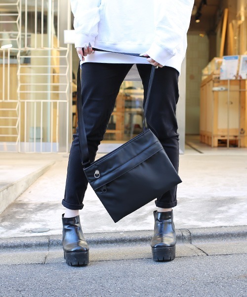 JAM HOME MADE(ジャムホームメイド)の「日本製 エシカル レザー サコッシュ ショルダーバッグ ブランド オリジナル メンズ(ショルダーバッグ・メンズ・ブラック・ONE SIZE)」の15枚目の写真