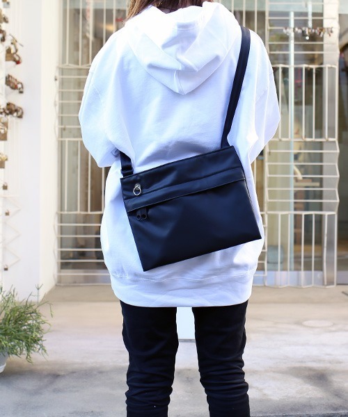 JAM HOME MADE(ジャムホームメイド)の「日本製 エシカル レザー サコッシュ ショルダーバッグ ブランド オリジナル メンズ(ショルダーバッグ・メンズ・ブラック・ONE SIZE)」の16枚目の写真