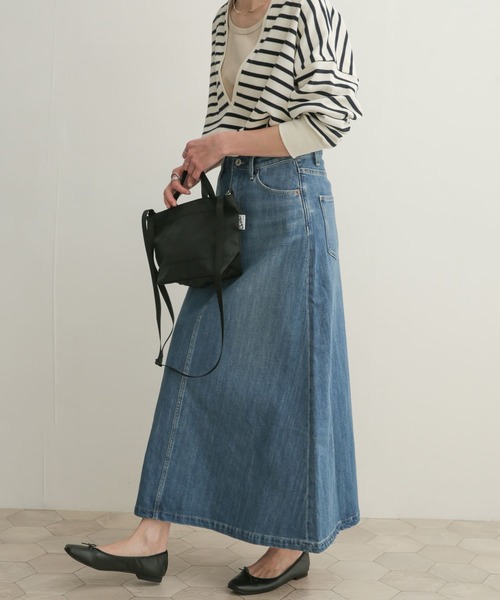 URBAN RESEARCH DOORS（アーバンリサーチドアーズ）の「デニムフレアスカート（スカート・レディース・インディゴブルー・1/0）」の4枚目の写真