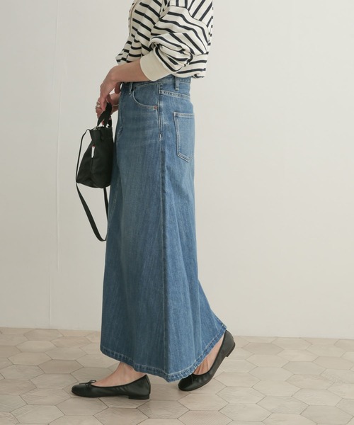 URBAN RESEARCH DOORS（アーバンリサーチドアーズ）の「デニムフレアスカート（スカート・レディース・インディゴブルー・1/0）」の6枚目の写真