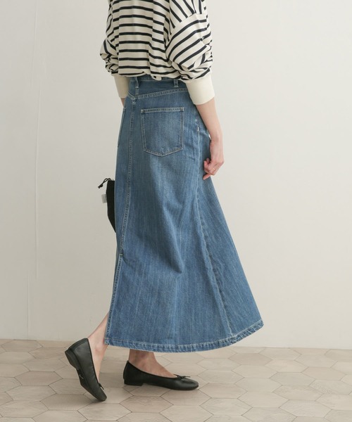 URBAN RESEARCH DOORS（アーバンリサーチドアーズ）の「デニムフレアスカート（スカート・レディース・インディゴブルー・1/0）」の9枚目の写真