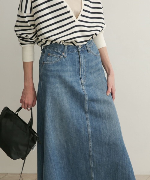 URBAN RESEARCH DOORS（アーバンリサーチドアーズ）の「デニムフレアスカート（スカート・レディース・インディゴブルー・1/0）」の14枚目の写真