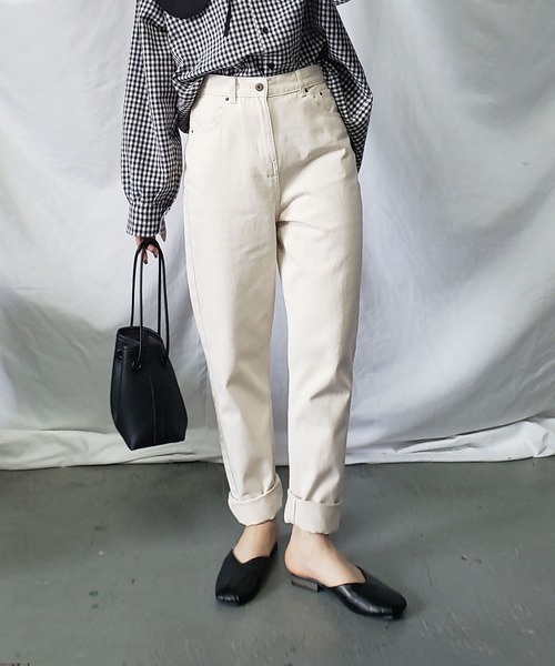me+em select(ミームセレクト)の「ハイウエストテーパードデニムパンツ(デニムパンツ・レディース・ホワイト/ブラック/ブルー・MEDIUM/LARGE)」の7枚目の写真