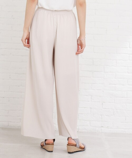 Cutie Blonde(キューティーブロンド)の「◆【S-L】カラープリーツパンツ(その他パンツ・レディース・アイボリー/ダークグリーン/ブラック/黄緑系・02/01/03)」の17枚目の写真