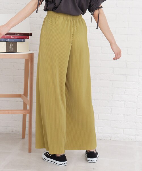 Cutie Blonde(キューティーブロンド)の「◆【S-L】カラープリーツパンツ(その他パンツ・レディース・アイボリー/ダークグリーン/ブラック/黄緑系・02/01/03)」の11枚目の写真