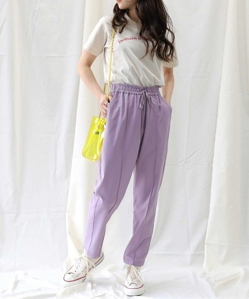 HONEYSUCKLE ROSE（ハニーサックルローズ）の「【HONEYSUCKLE ROSE】センタープリーツテーパード（スラックス・レディース・ブラック/パープル/ベージュ/カーキブラウン/ホワイト×ホワイト/ブルー・S/M/L）」の6枚目の写真