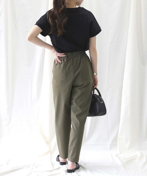 HONEYSUCKLE ROSE（ハニーサックルローズ）の「【HONEYSUCKLE ROSE】センタープリーツテーパード（スラックス・レディース・ブラック/パープル/ベージュ/カーキブラウン/ホワイト×ホワイト/ブルー・S/M/L）」の12枚目の写真