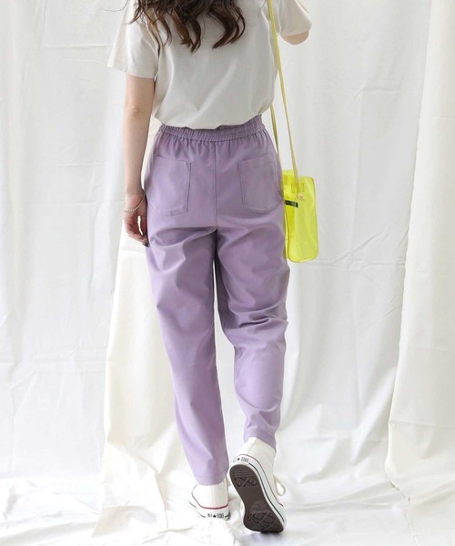 HONEYSUCKLE ROSE（ハニーサックルローズ）の「【HONEYSUCKLE ROSE】センタープリーツテーパード（スラックス・レディース・ブラック/パープル/ベージュ/カーキブラウン/ホワイト×ホワイト/ブルー・S/M/L）」の14枚目の写真