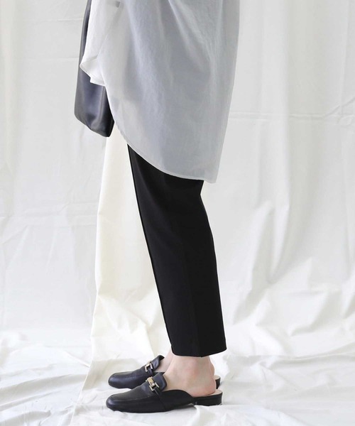 HONEYSUCKLE ROSE（ハニーサックルローズ）の「【HONEYSUCKLE ROSE】センタープリーツテーパード（スラックス・レディース・ブラック/パープル/ベージュ/カーキブラウン/ホワイト×ホワイト/ブルー・S/M/L）」の15枚目の写真