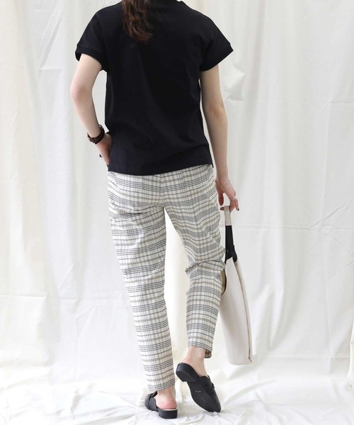 HONEYSUCKLE ROSE（ハニーサックルローズ）の「【HONEYSUCKLE ROSE】センタープリーツテーパード（スラックス・レディース・ブラック/パープル/ベージュ/カーキブラウン/ホワイト×ホワイト/ブルー・S/M/L）」の18枚目の写真