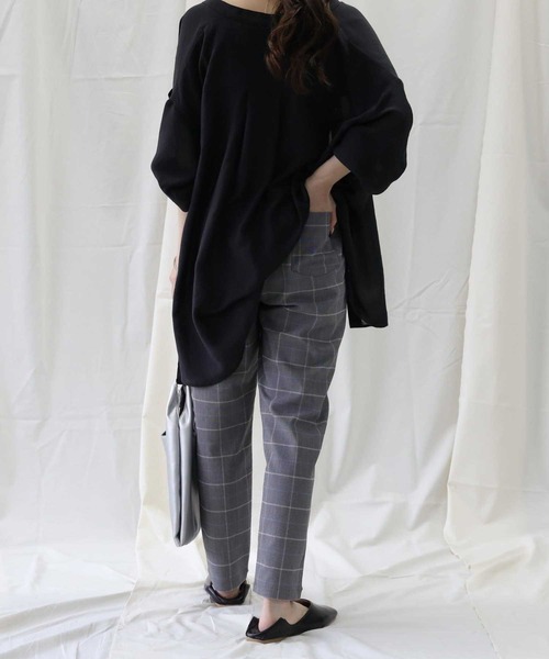 HONEYSUCKLE ROSE（ハニーサックルローズ）の「【HONEYSUCKLE ROSE】センタープリーツテーパード（スラックス・レディース・ブラック/パープル/ベージュ/カーキブラウン/ホワイト×ホワイト/ブルー・S/M/L）」の20枚目の写真