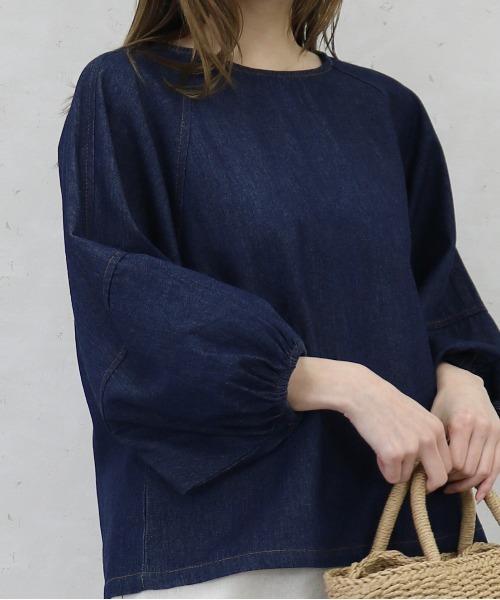 Per sist ence(パーシエンス)の「ライトオンスデニム ランタンスリーブブラウス(シャツ/ブラウス・レディース・ブルー/ブラック・FREE)」の20枚目の写真