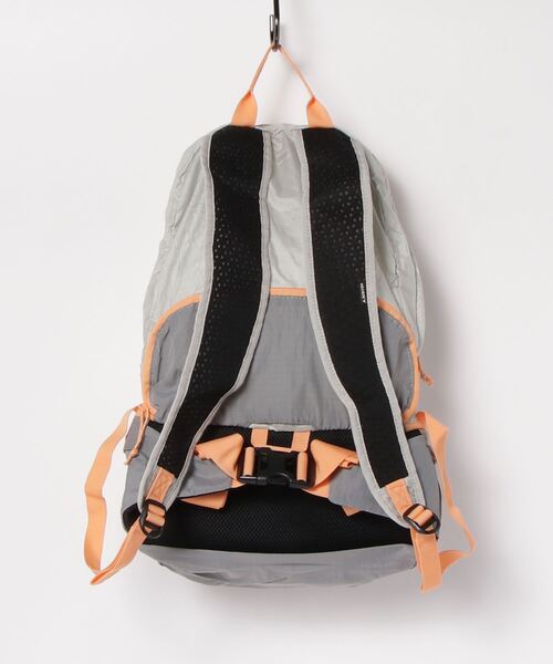 バートンパパ　２ BURTON（バートン）の「パッカブル仕様 2WAY 二層式 18L バック